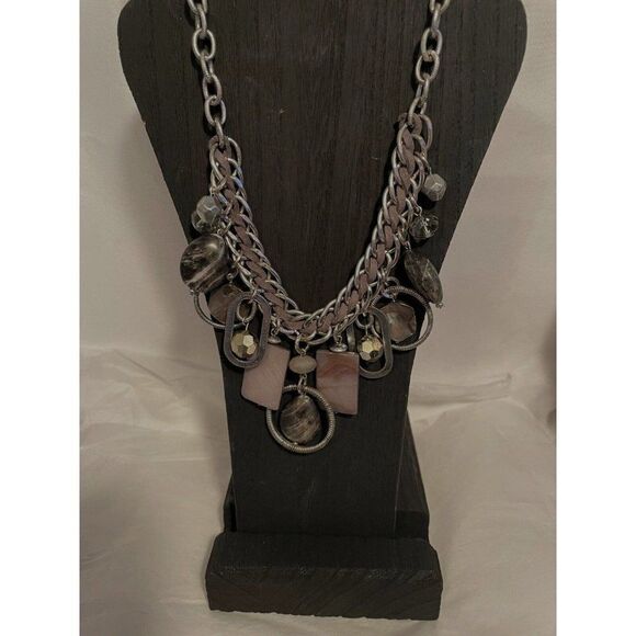 Laura Ashley Necklace earrings set SIlvertone, Gray - Picture 3 of 7